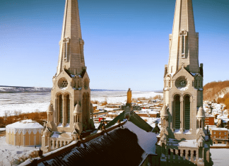 100 ans après l’incendie de la basilique de Sainte-Anne-de-Beaupré : plongeon dans l’histoire