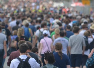 Des représentants de quatre Églises chrétiennes autour d’une table… synodale!