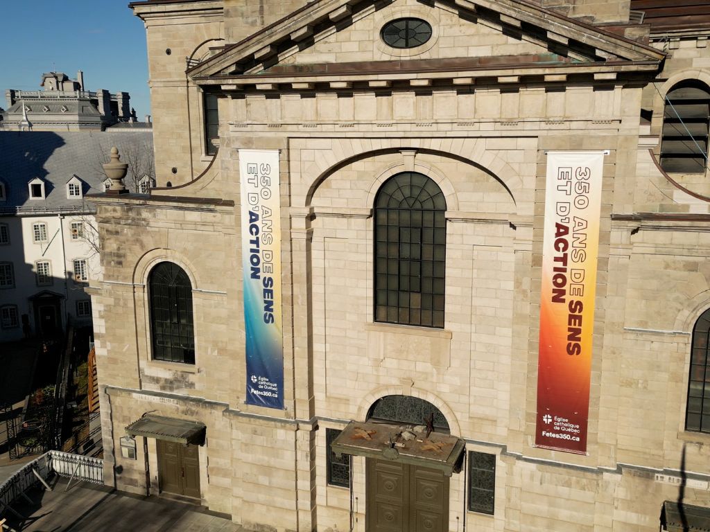 cathedrale pavoisee 350e ECDQ